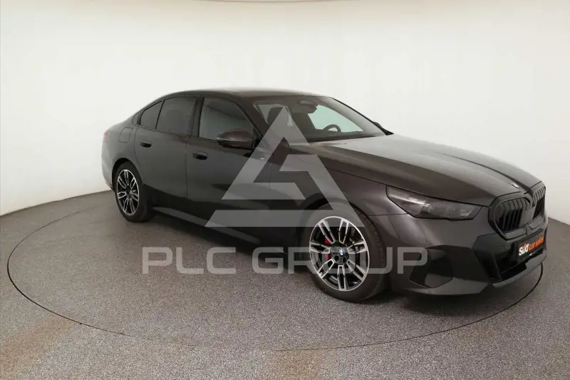 2025 BMW 520