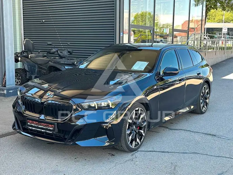 2025 BMW 520