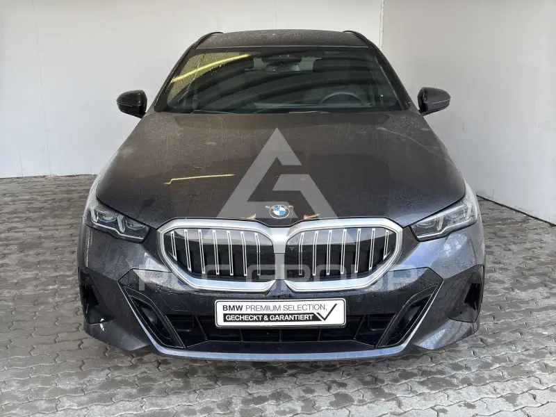 2025 BMW 520