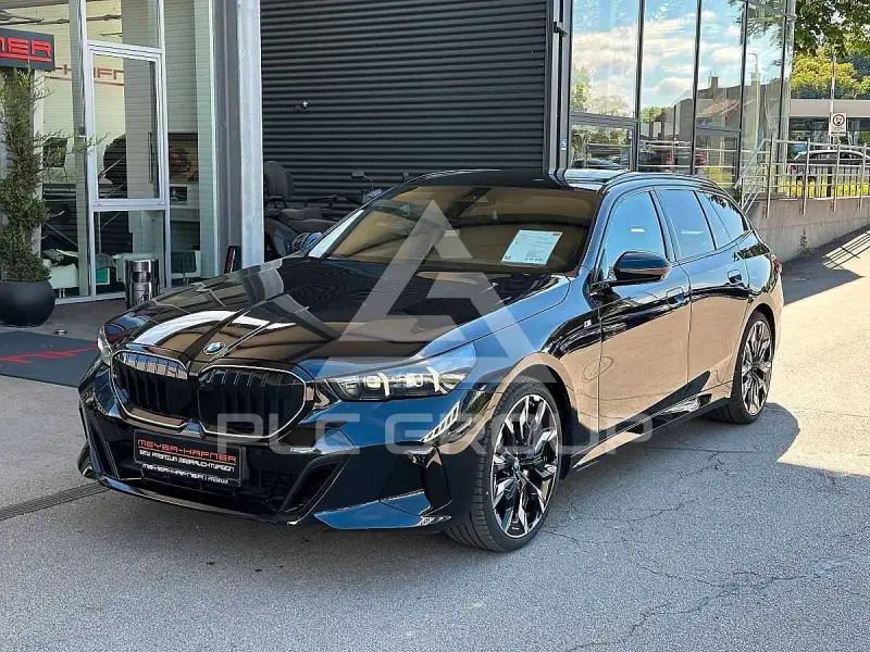 2025 BMW 520