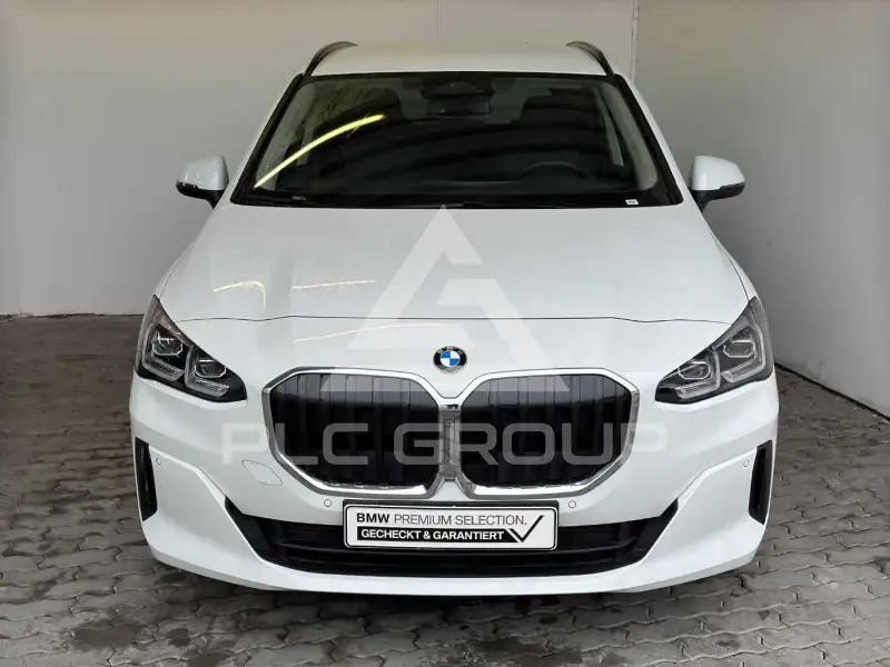 2025 BMW 220