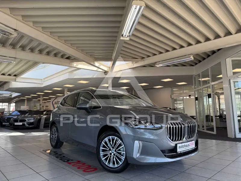 2025 BMW 220