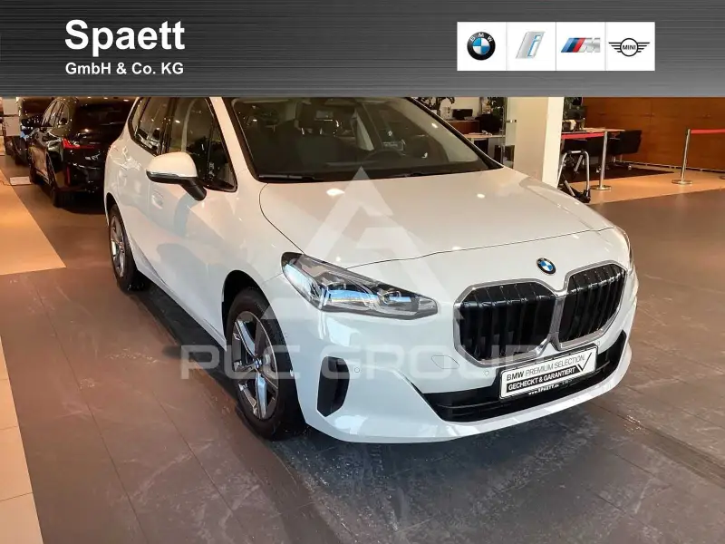 2025 BMW 220