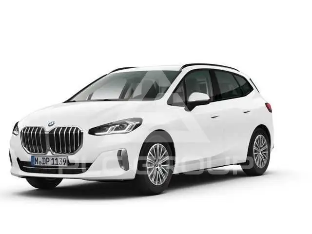 2025 BMW 220