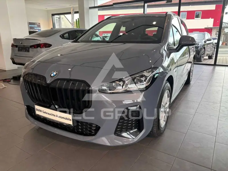 2025 BMW 220