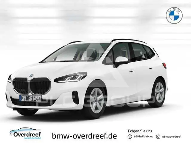2025 BMW 220