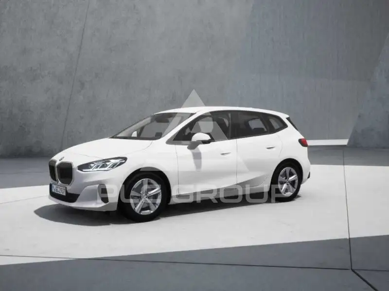 2025 BMW 220