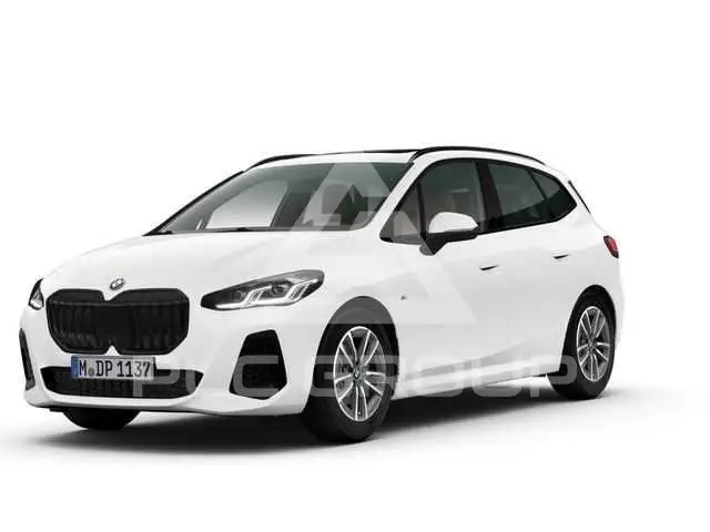 2025 BMW 220