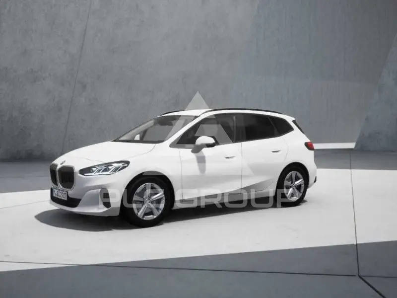 2025 BMW 220
