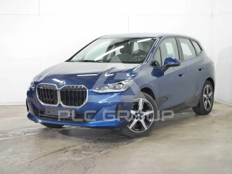 2025 BMW 220