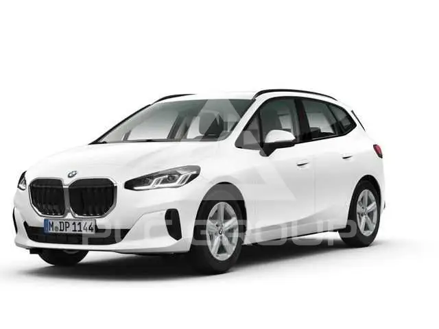 2025 BMW 220