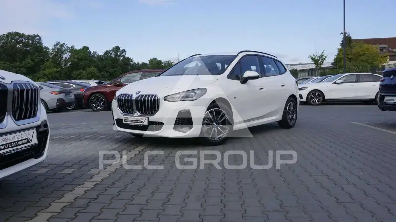 2025 BMW 220