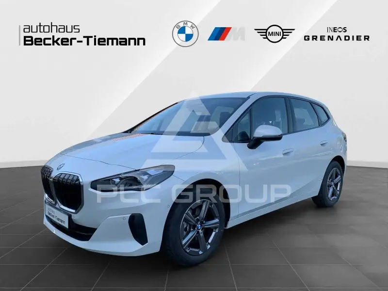 2025 BMW 220