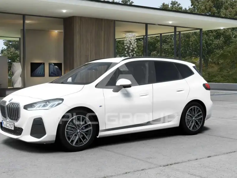 2025 BMW 220