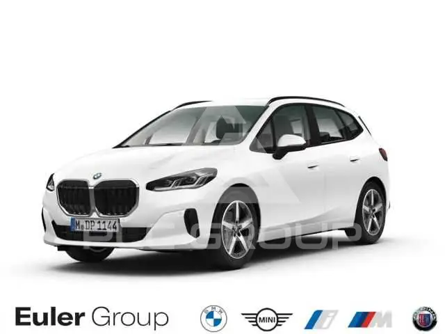 2025 BMW 220