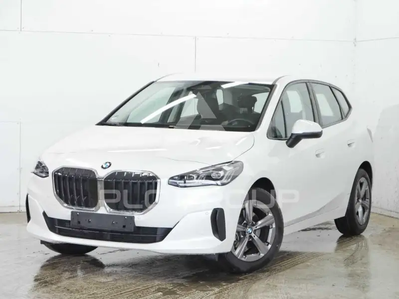 2025 BMW 220