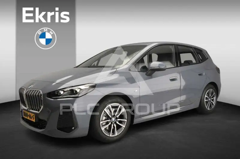 2025 BMW 220