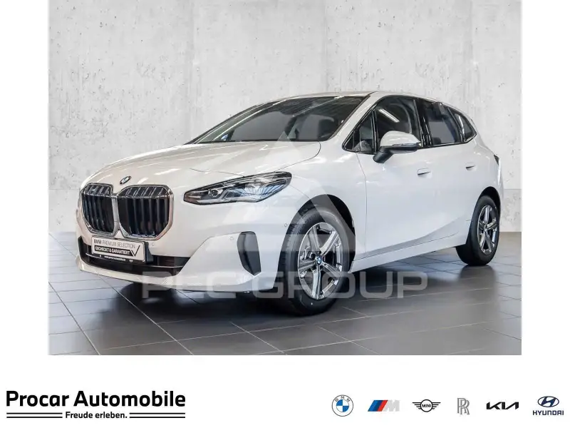 2025 BMW 220