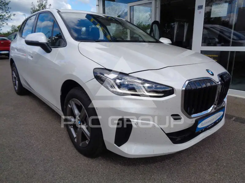 2025 BMW 220