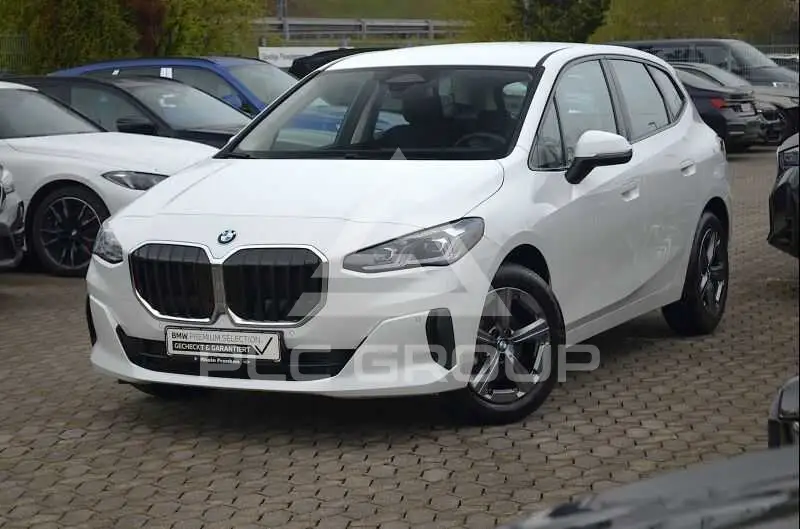 2025 BMW 220