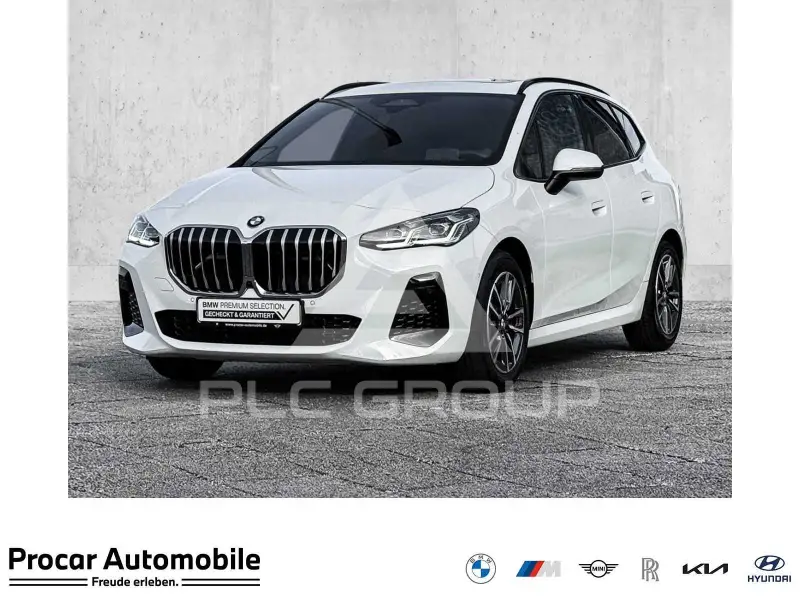 2025 BMW 220