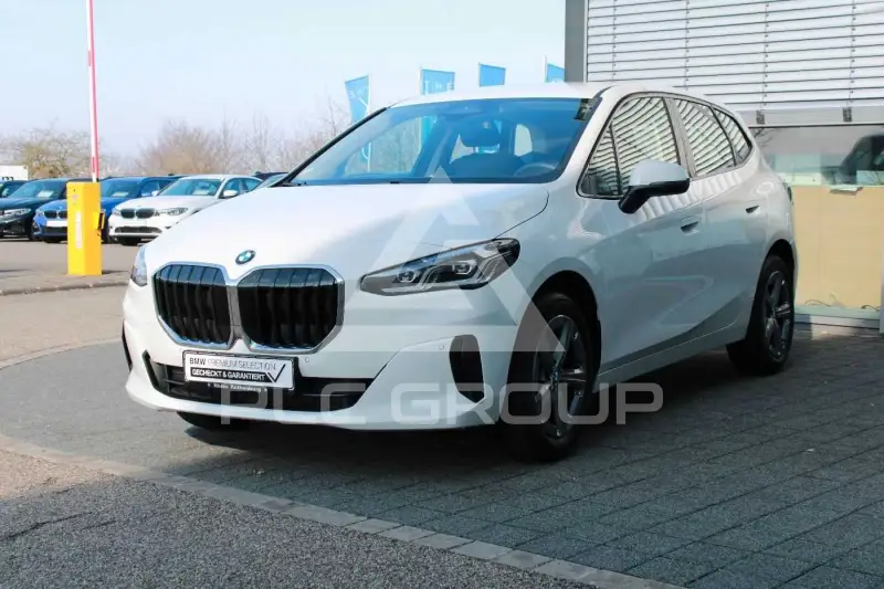 2025 BMW 220