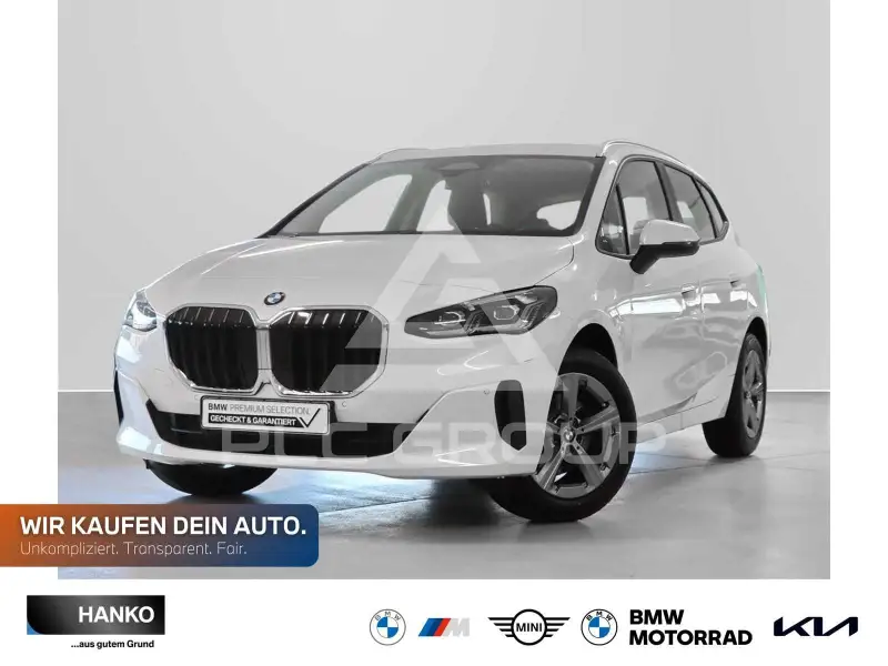 2025 BMW 220