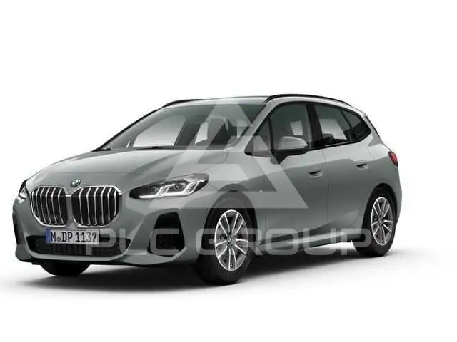2025 BMW 220