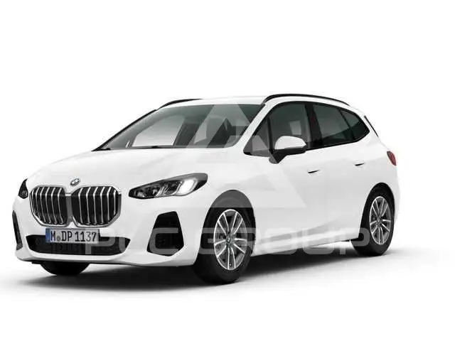2025 BMW 220