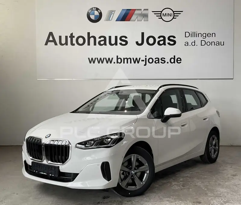 2025 BMW 220