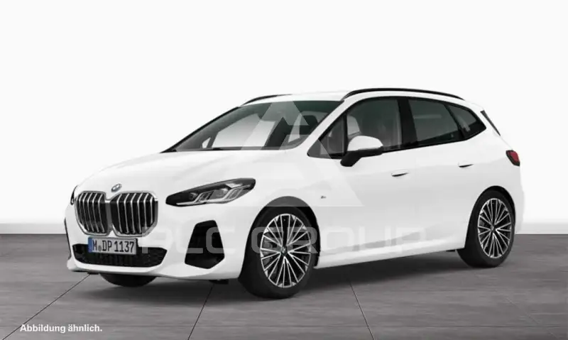2025 BMW 220