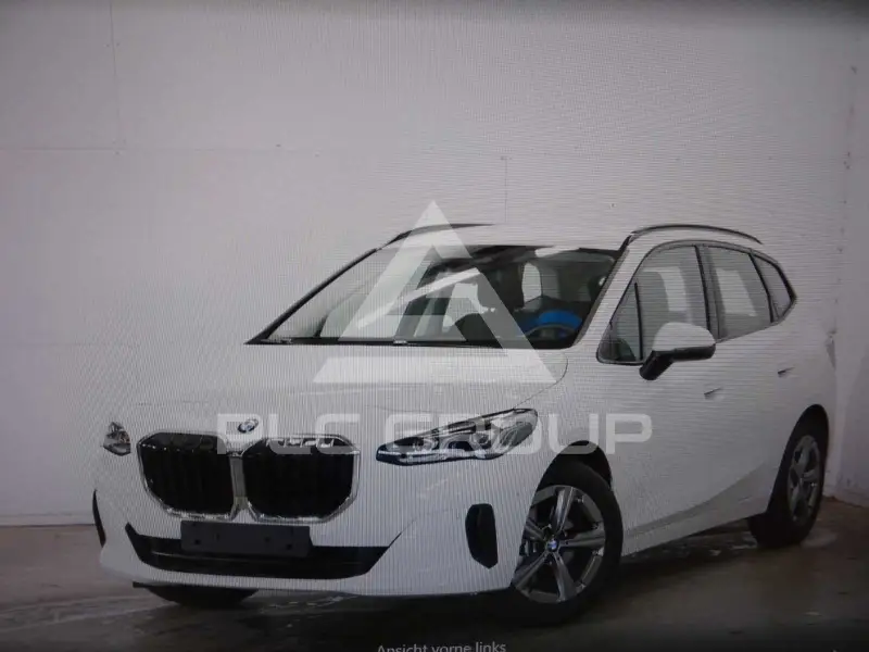 2025 BMW 220