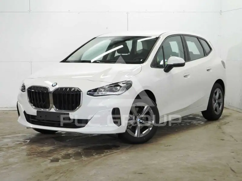 2025 BMW 220