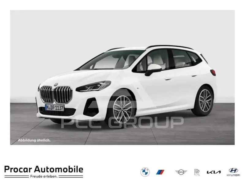 2025 BMW 220