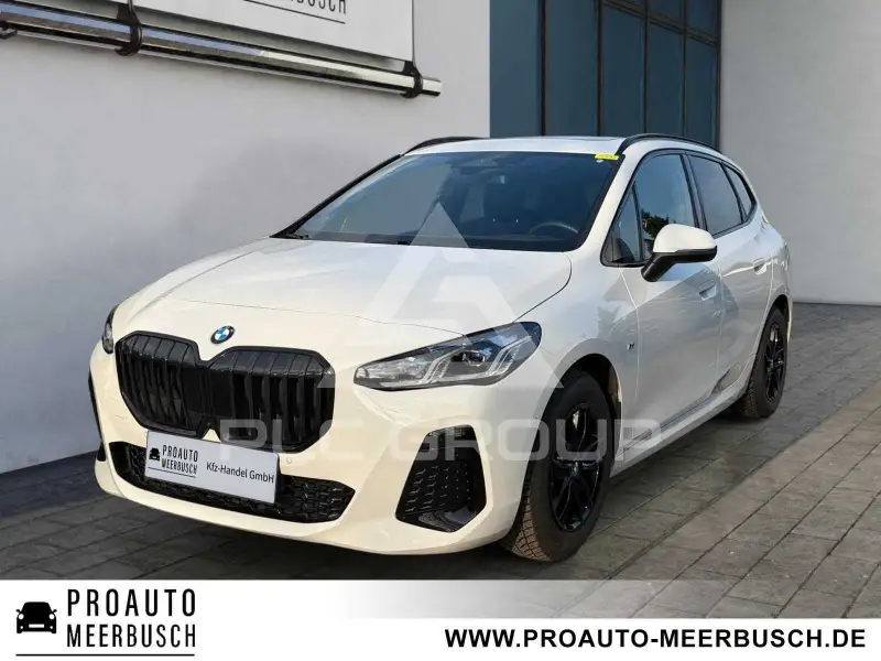2025 BMW 218