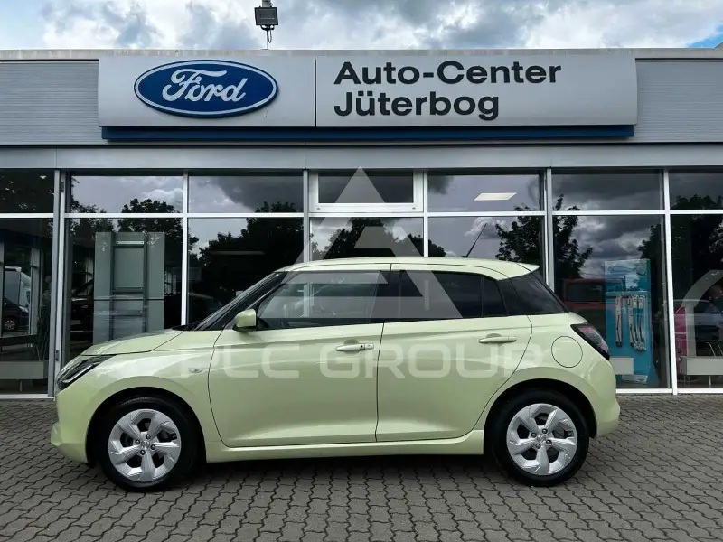 2025 Suzuki SWIFT