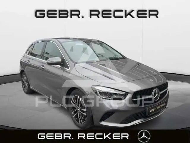 2025 Mercedes Benz B 200