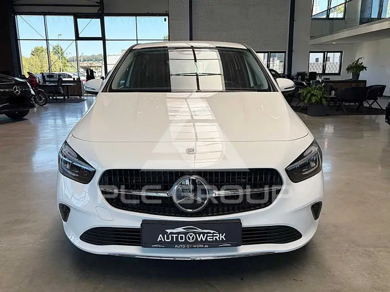 2025 Mercedes Benz B 200