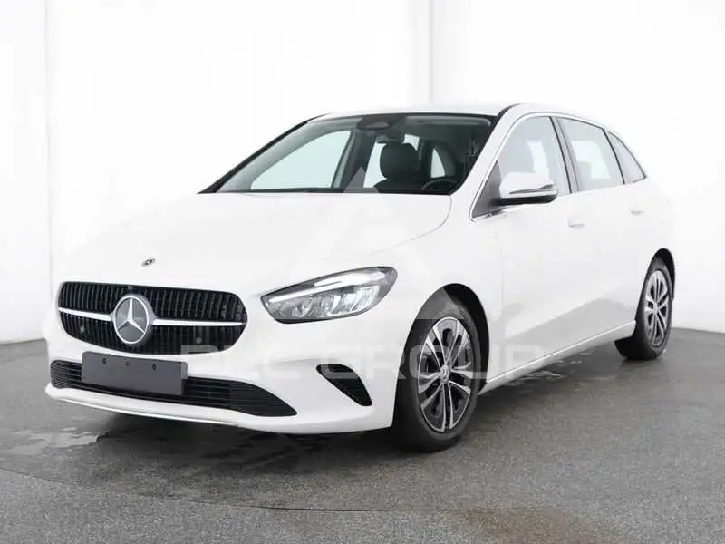 2025 Mercedes Benz B 200
