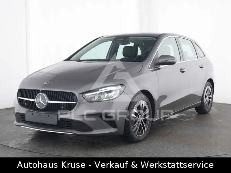 2025 Mercedes Benz B 200