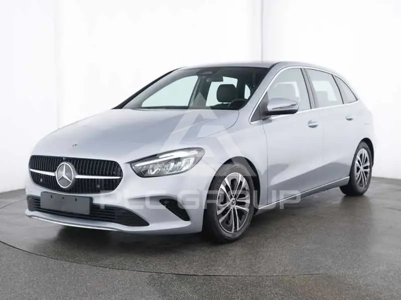 2025 Mercedes Benz B 200