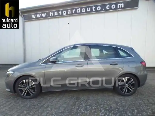 2025 Mercedes Benz B 200