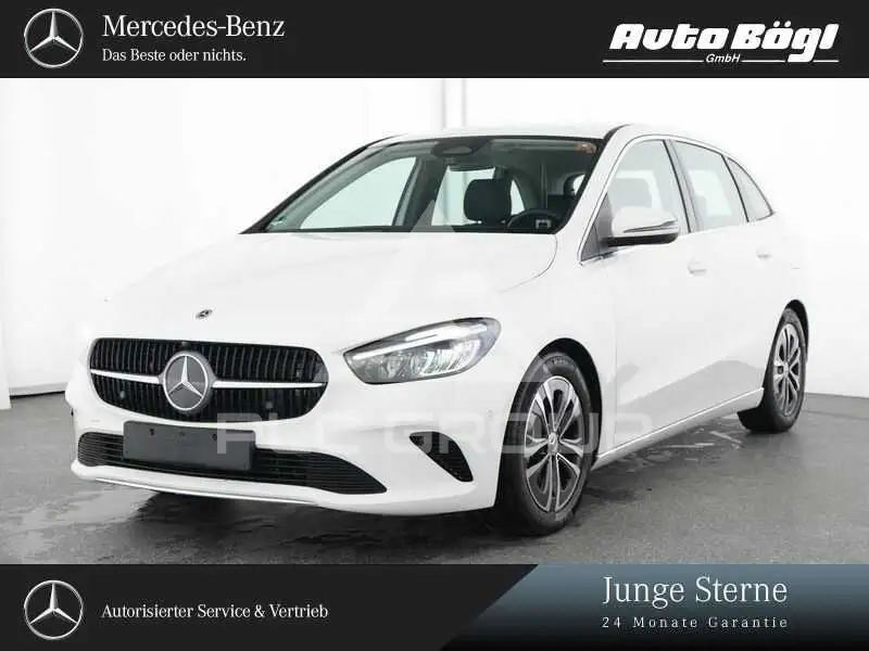 2025 Mercedes Benz B 200