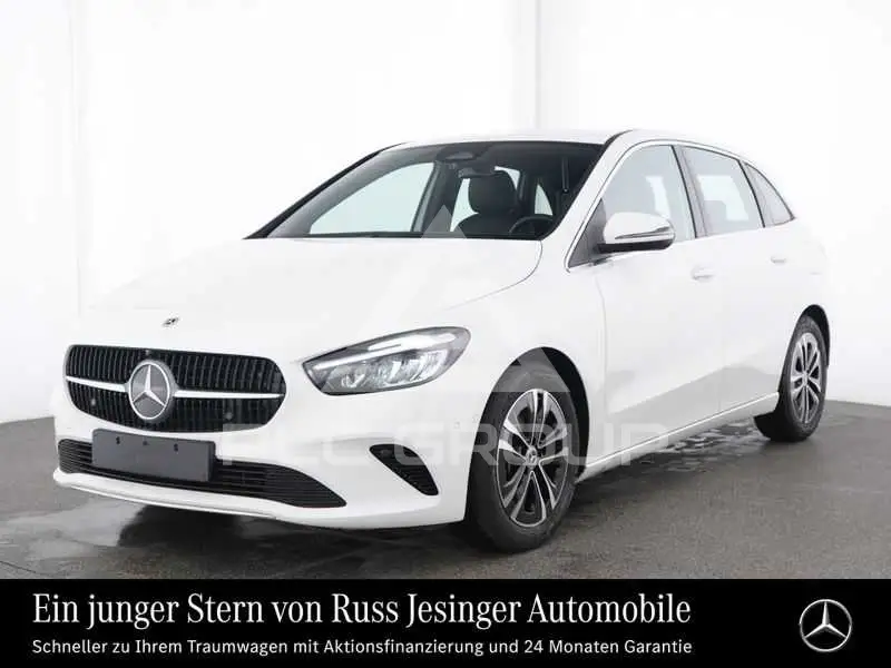 2025 Mercedes Benz B 200