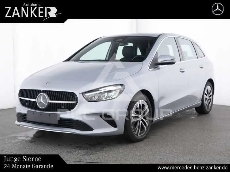 2025 Mercedes Benz B 200