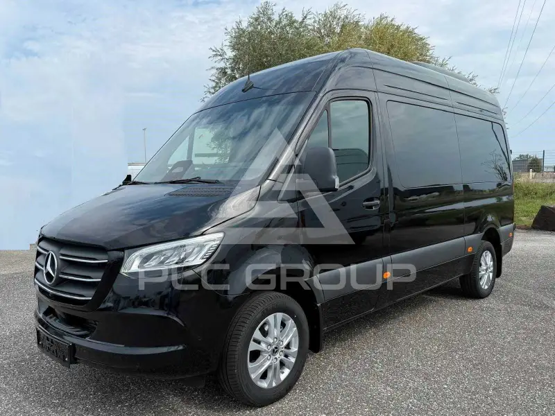 2025 Mercedes Benz Sprinter