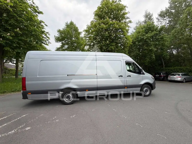 2025 Mercedes Benz Sprinter
