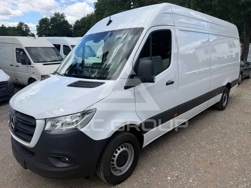 2025 Mercedes Benz Sprinter