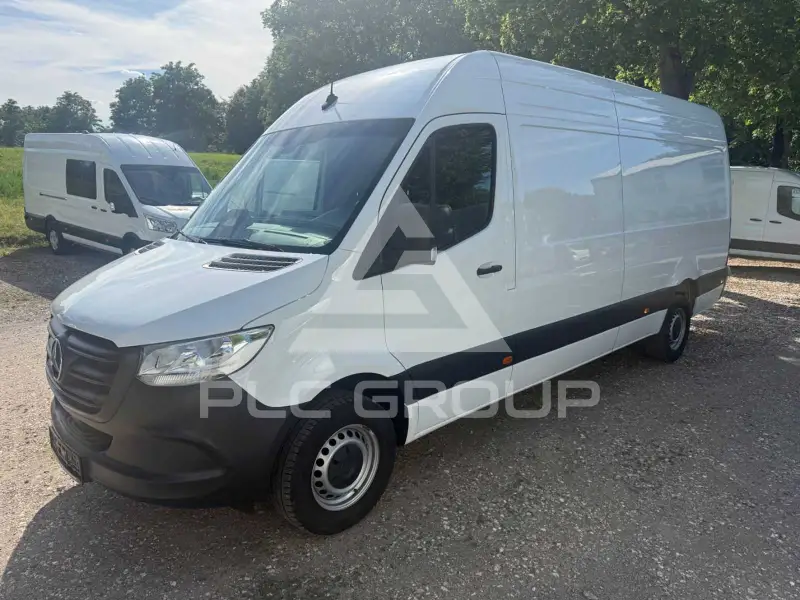 2025 Mercedes Benz Sprinter