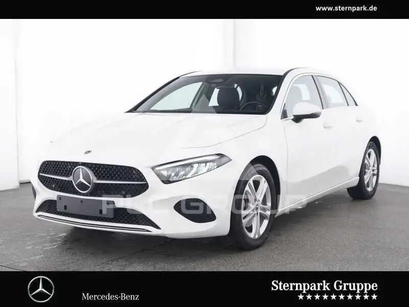 2025 Mercedes Benz A 180